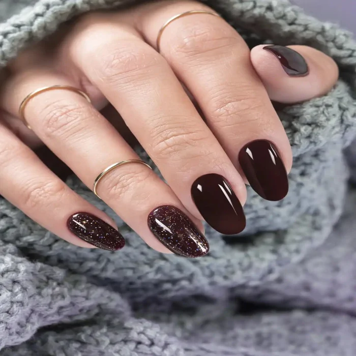 Chocolate brown nails: designs and ideas